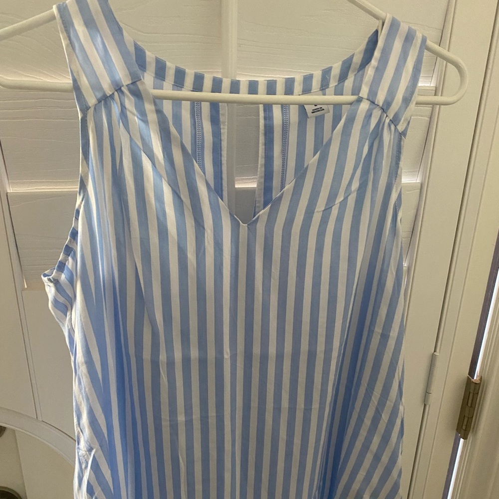 Old Navy top